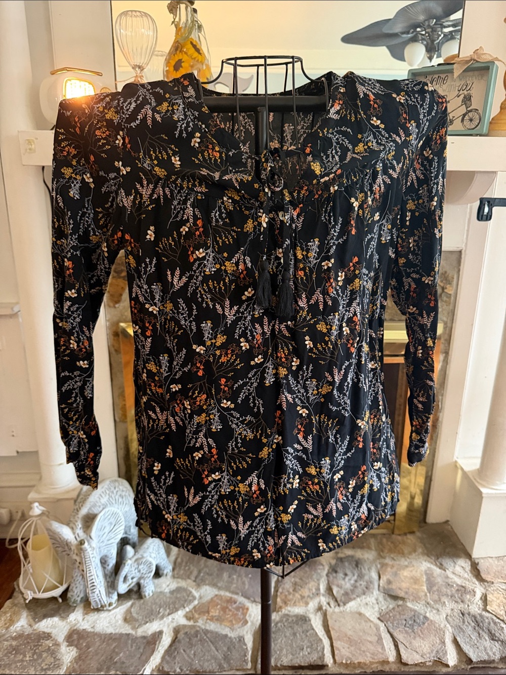 Floral Tie-Neck Long-Sleeve Blouse in Black